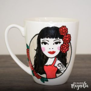 Pintura en Loza Mon Laferte