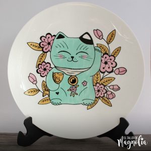 Ilustración en Loza Gatito de la Suerte