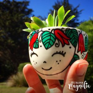 Maceta pintada a mano con Copihues